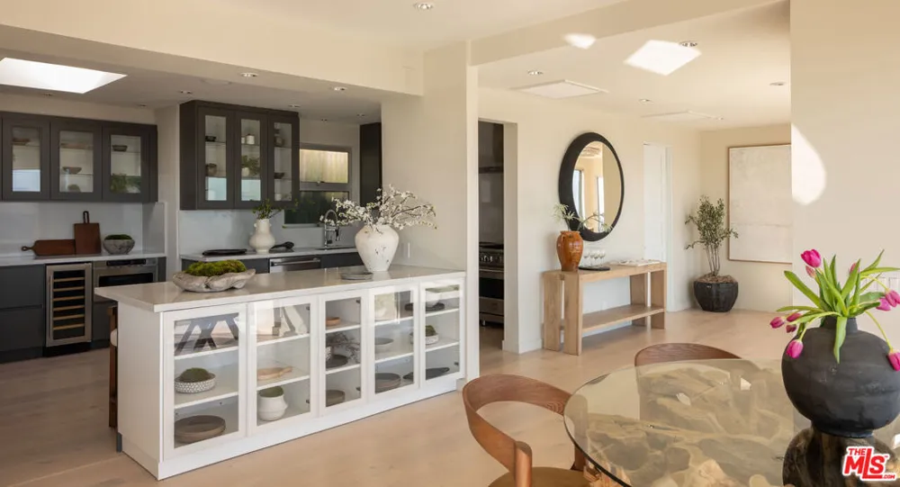 8515 Hedges Way Los Angeles, CA 90069