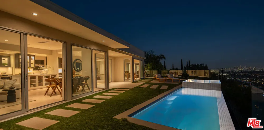 8515 Hedges Way Los Angeles, CA 90069