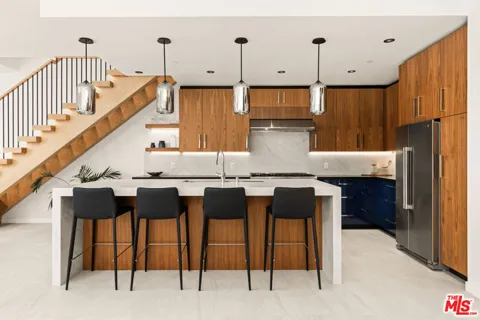212 Bay Street #103