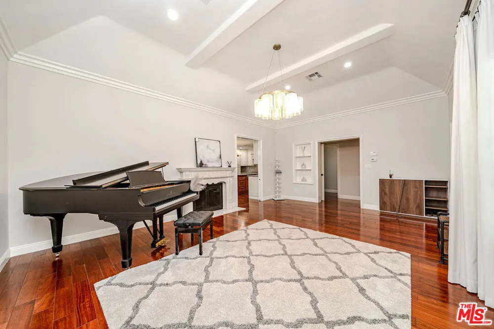2996 San Pasqual Street Pasadena, CA 91107