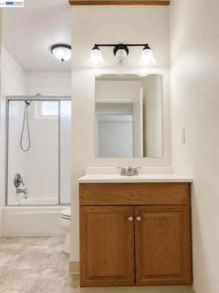 3044 Bradshaw San Jose, CA 95148