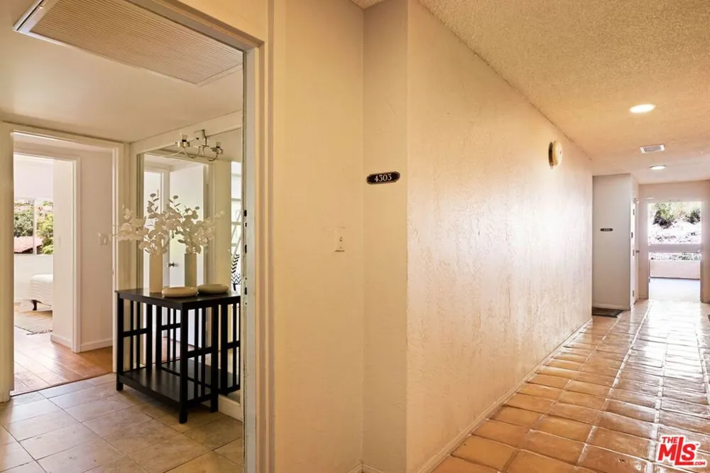 2700 Cahuenga Boulevard #4303 Los Angeles, CA 90068