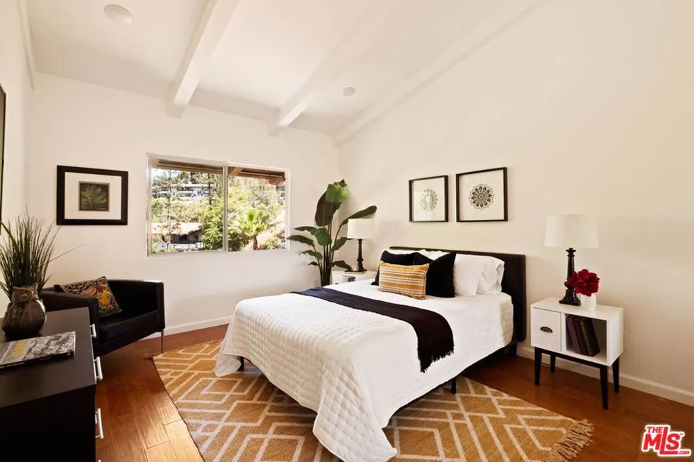 2700 Cahuenga Boulevard #4303 Los Angeles, CA 90068