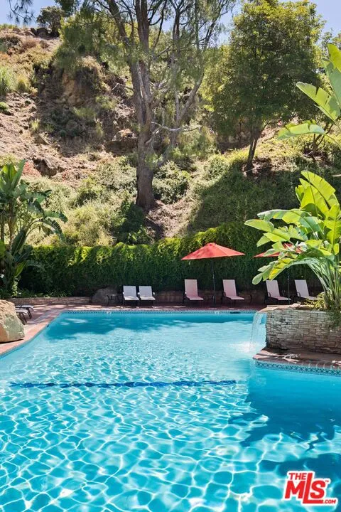 2700 Cahuenga Boulevard #4303 Los Angeles, CA 90068