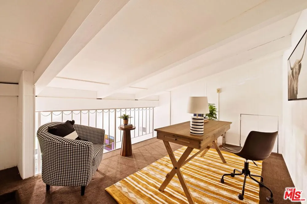 2700 Cahuenga Boulevard #4303 Los Angeles, CA 90068