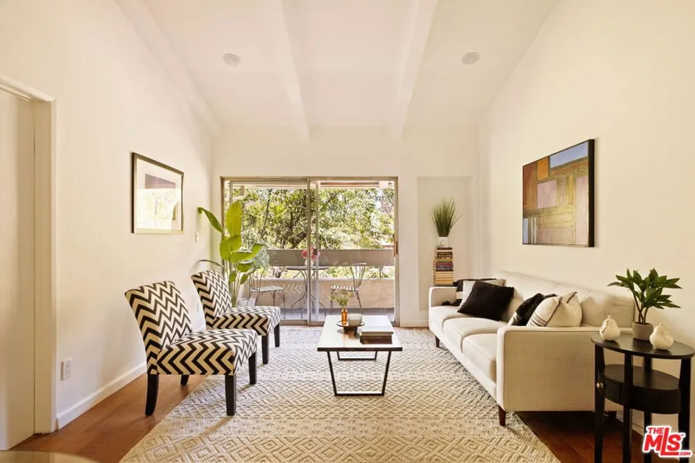 2700 Cahuenga Boulevard #4303 Los Angeles, CA 90068