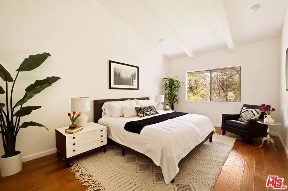 2700 Cahuenga Boulevard #4303 Los Angeles, CA 90068