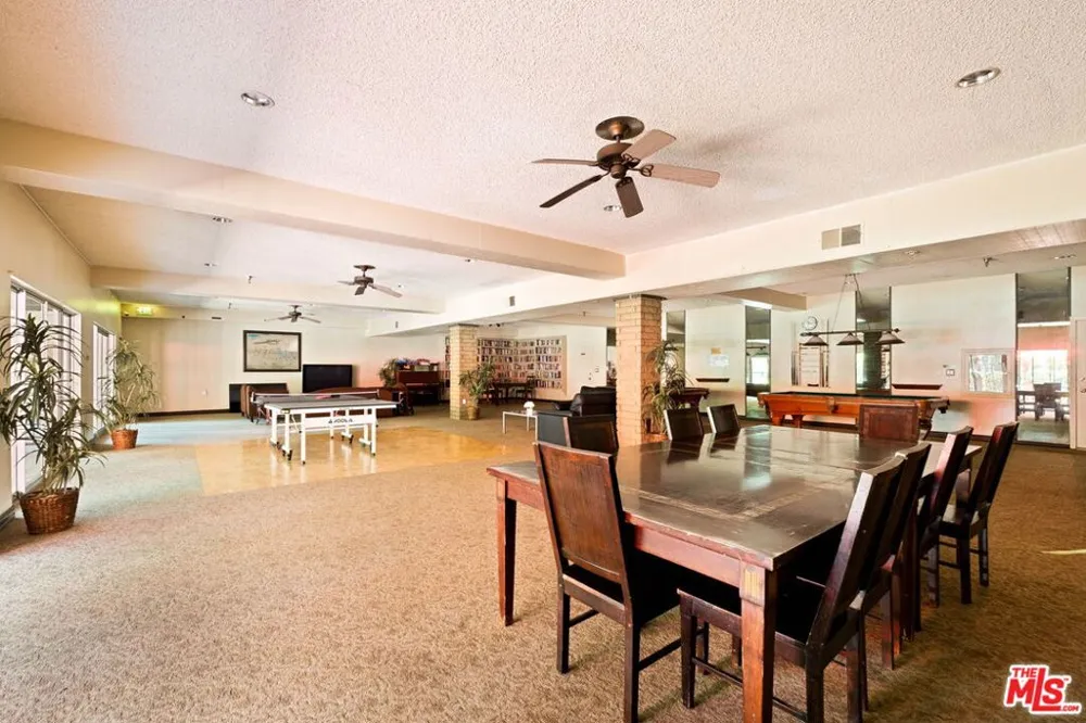 2700 Cahuenga Boulevard #4303 Los Angeles, CA 90068