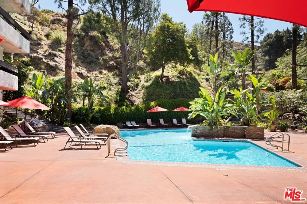 2700 Cahuenga Boulevard #4303 Los Angeles, CA 90068