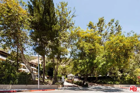 2700 Cahuenga Boulevard #4303