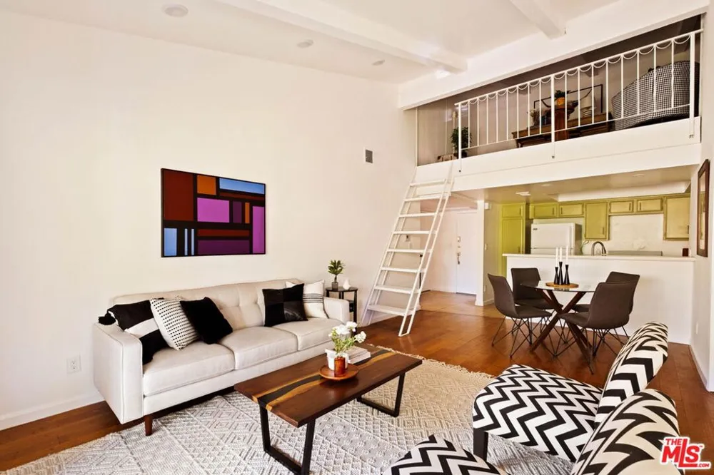 2700 Cahuenga Boulevard #4303 Los Angeles, CA 90068