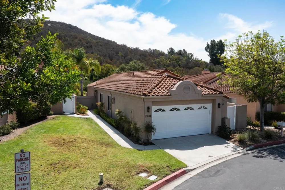 2238 Hilton Head Escondido, CA 92026