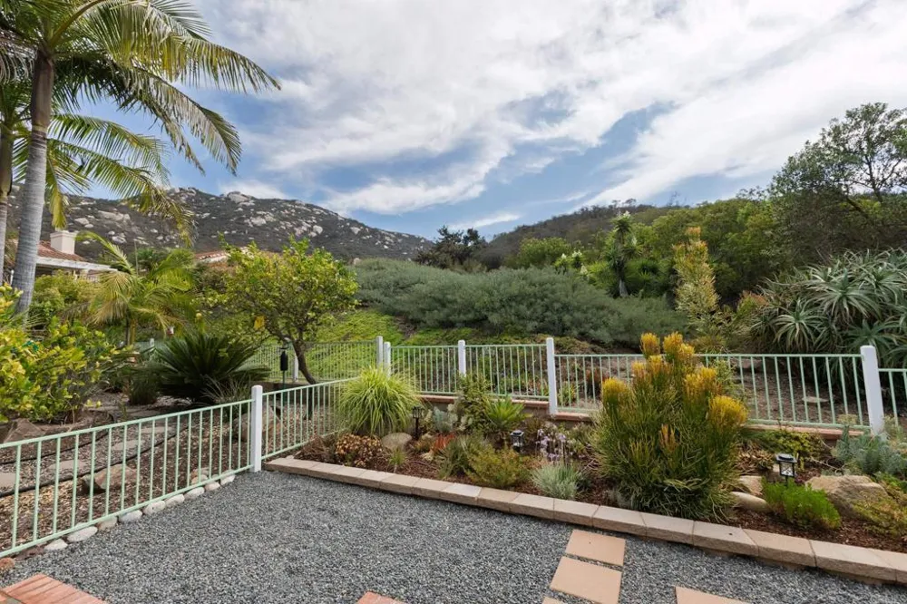 2238 Hilton Head Escondido, CA 92026