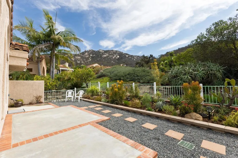 2238 Hilton Head Escondido, CA 92026