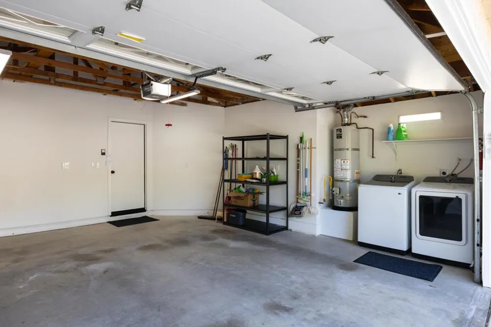 2238 Hilton Head Escondido, CA 92026