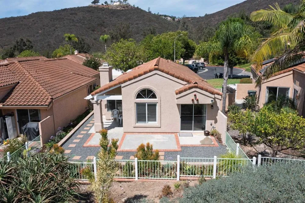 2238 Hilton Head Escondido, CA 92026