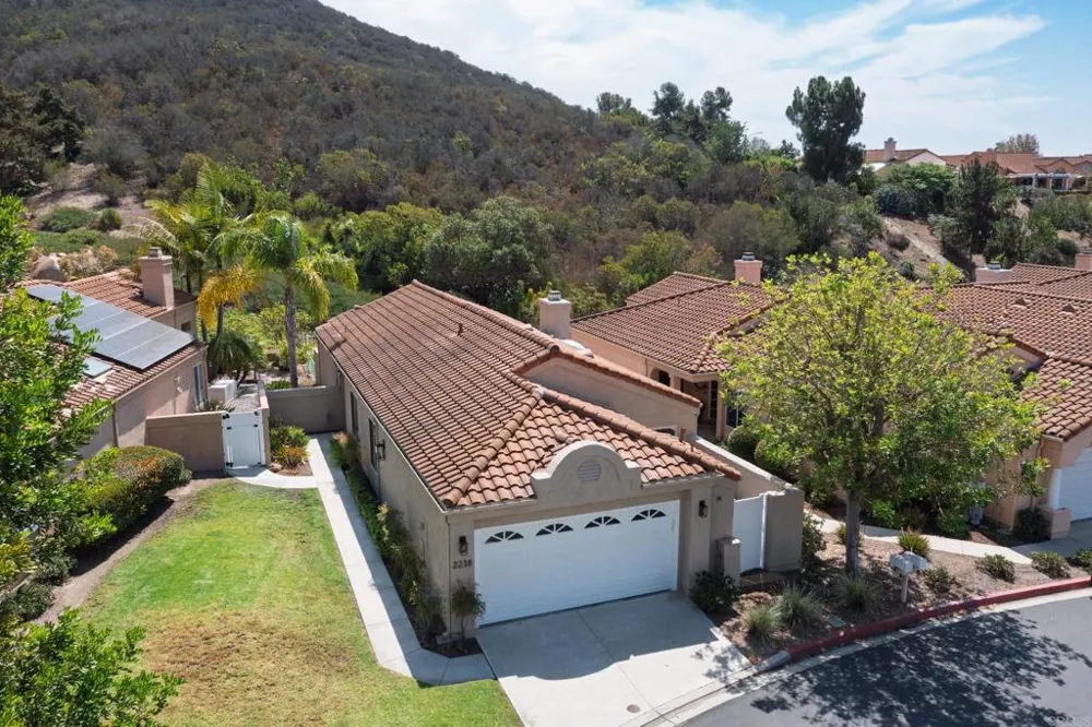 2238 Hilton Head Escondido, CA 92026