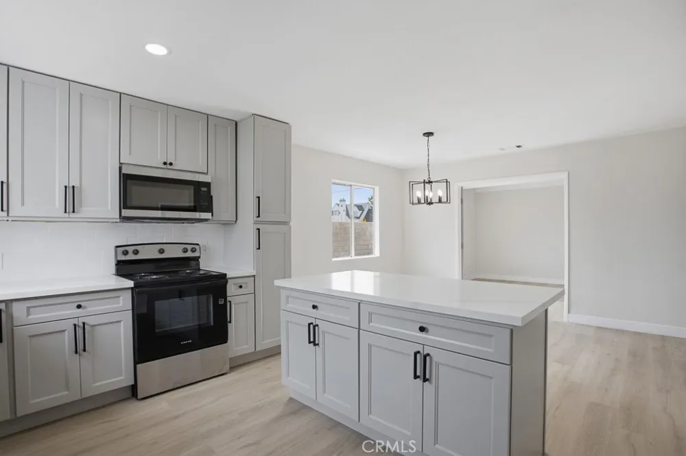 41674 Mayberry Avenue Hemet, CA 92544