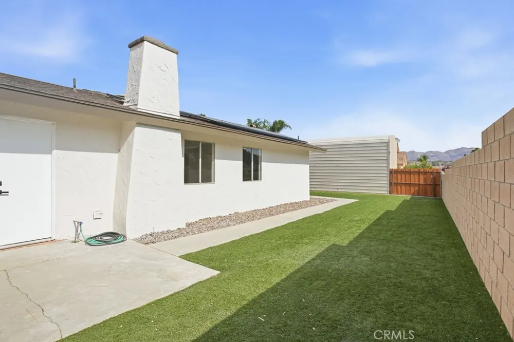 41674 Mayberry Avenue Hemet, CA 92544
