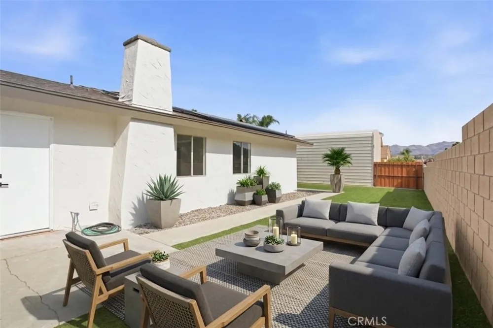 41674 Mayberry Avenue Hemet, CA 92544