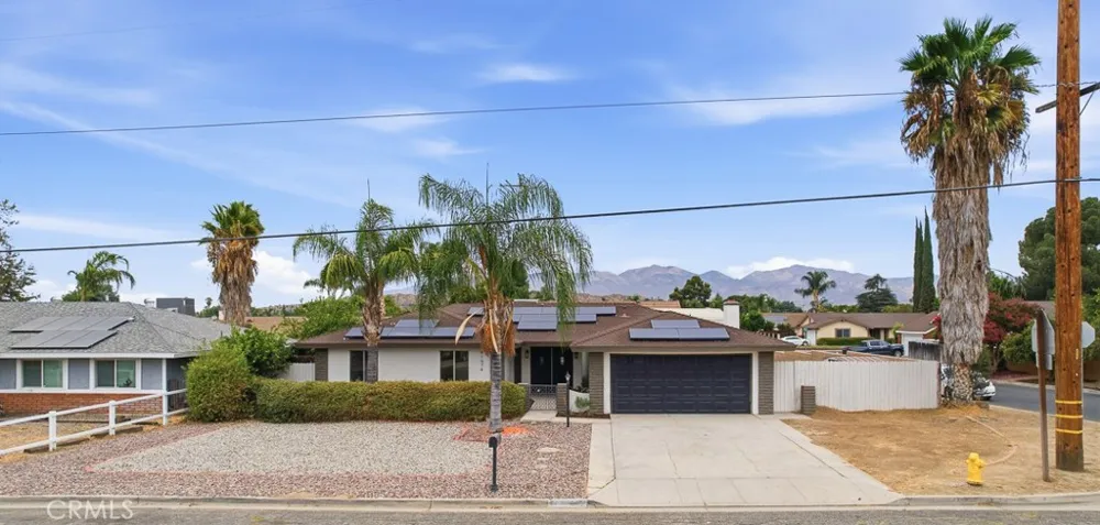 41674 Mayberry Avenue Hemet, CA 92544