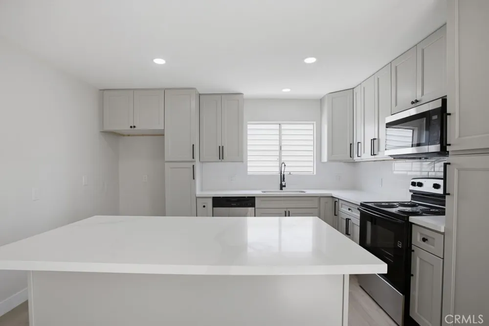 41674 Mayberry Avenue Hemet, CA 92544