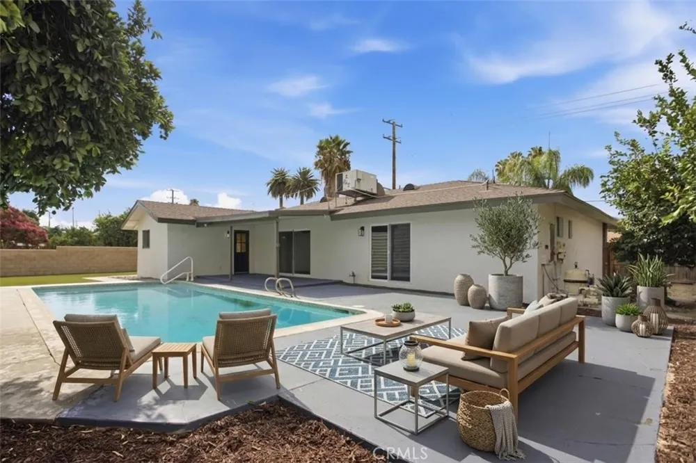 41674 Mayberry Avenue Hemet, CA 92544