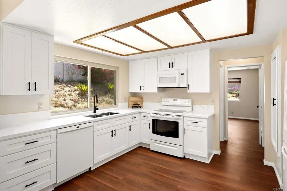 711 De Luz Road Fallbrook, CA 92028