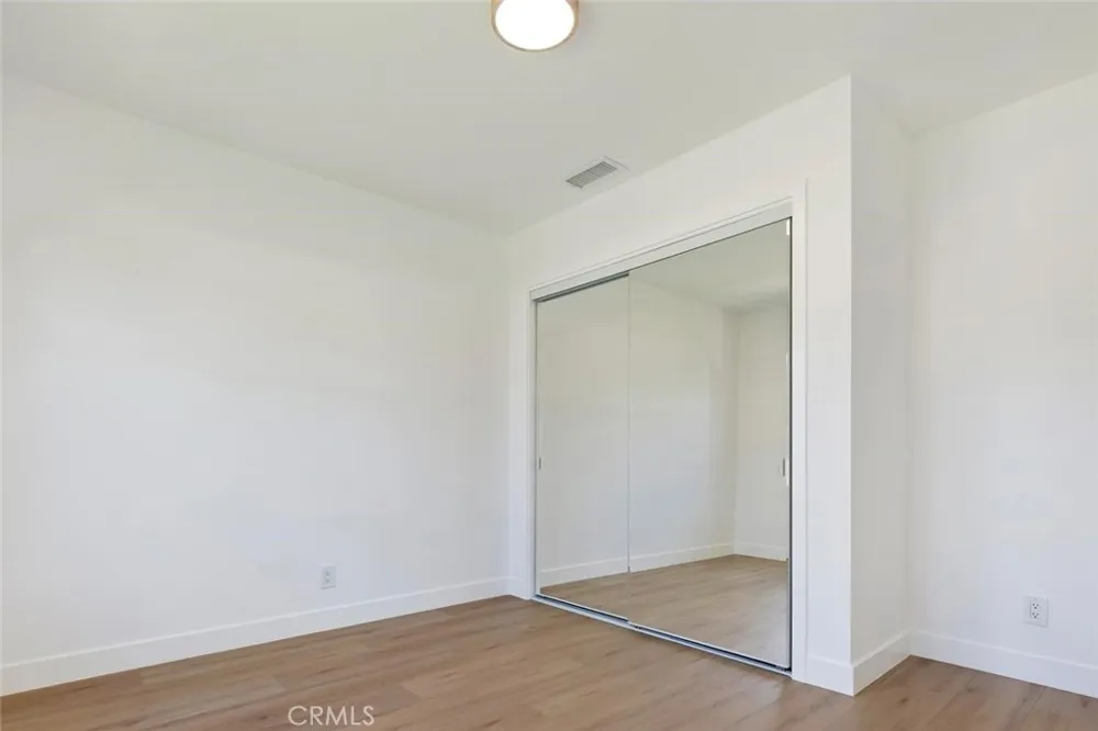 20701 Schoolcraft Winnetka, CA 91306