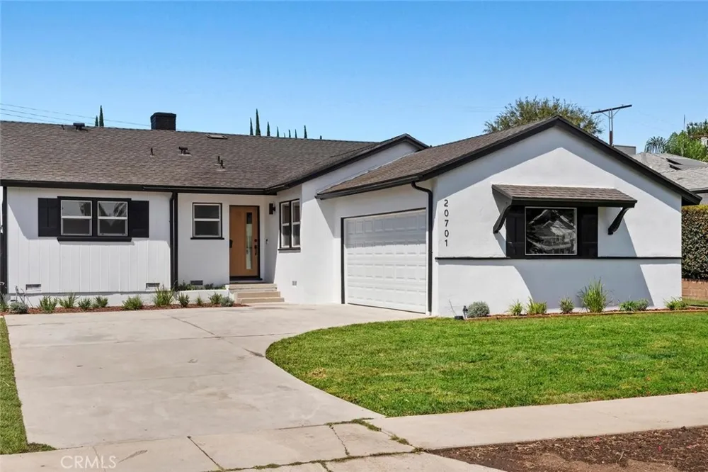 20701 Schoolcraft Winnetka, CA 91306