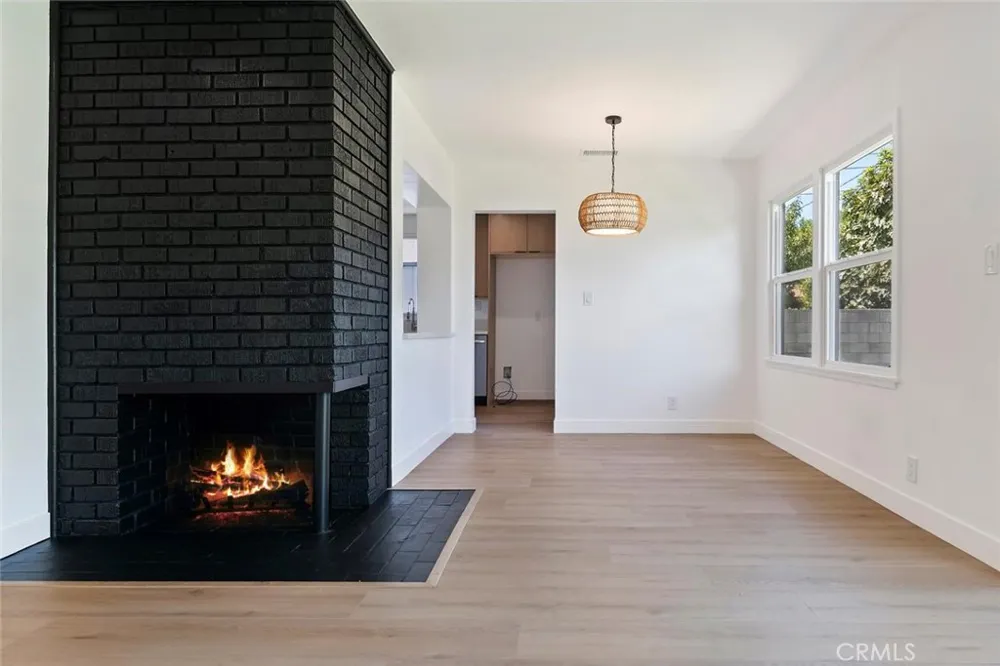 20701 Schoolcraft Winnetka, CA 91306