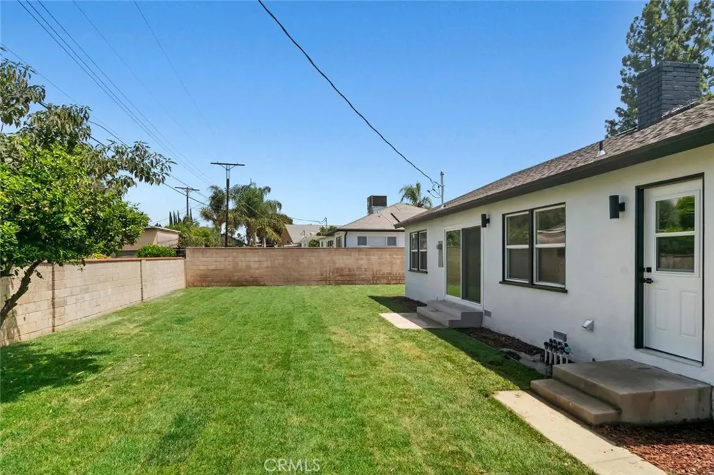 20701 Schoolcraft Winnetka, CA 91306