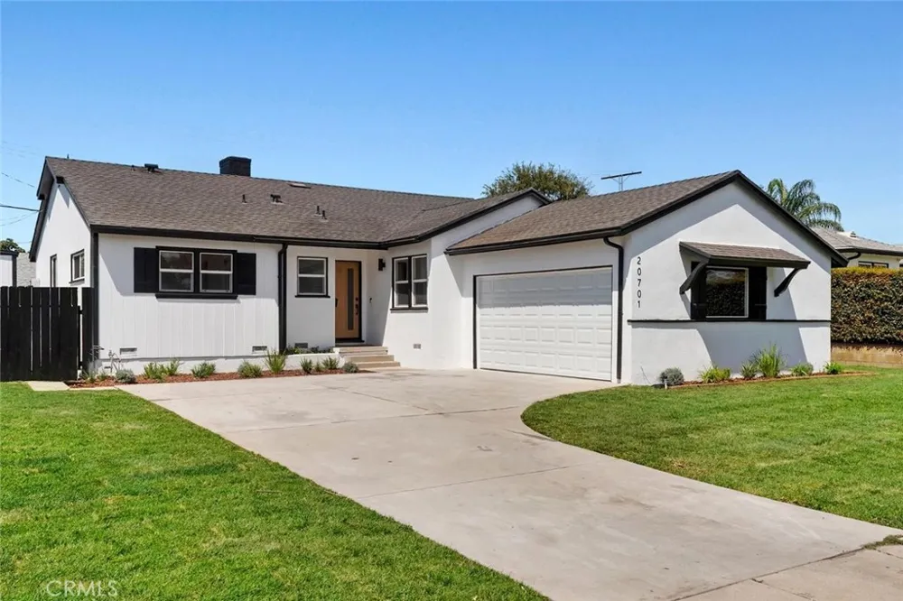 20701 Schoolcraft Winnetka, CA 91306