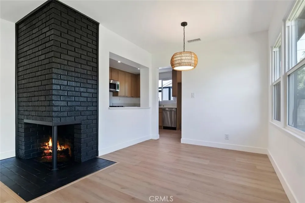 20701 Schoolcraft Winnetka, CA 91306