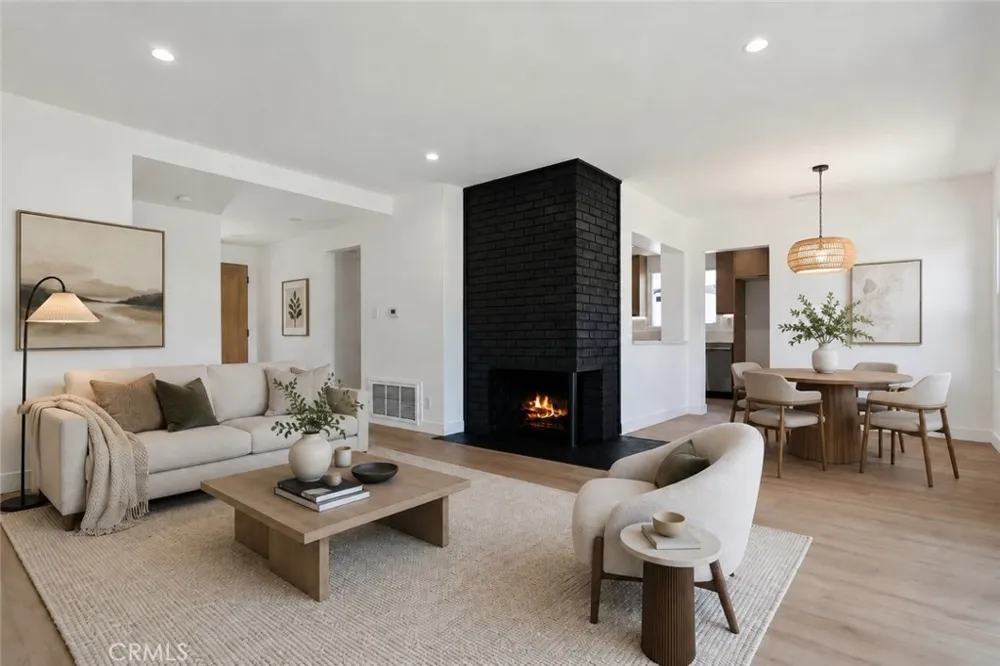 20701 Schoolcraft Winnetka, CA 91306