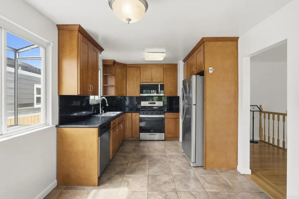 69 Norwood Avenue Daly City, CA 94015