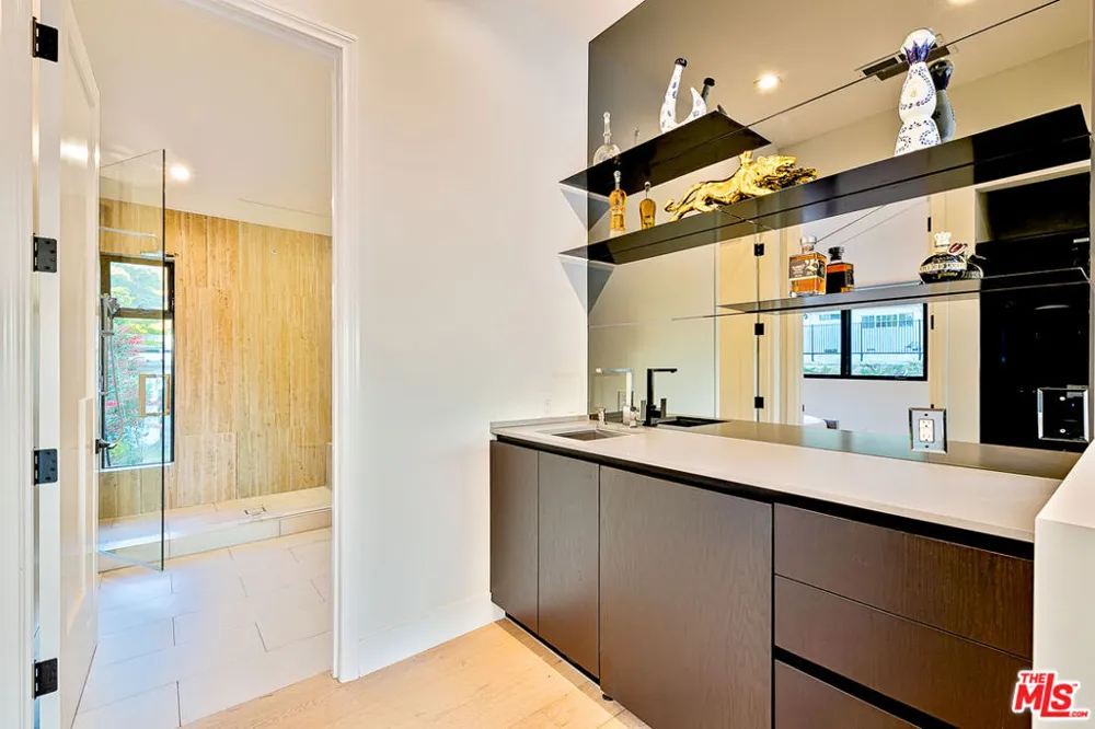 9038 MEREDITH PLACE Beverly Hills, CA 90210