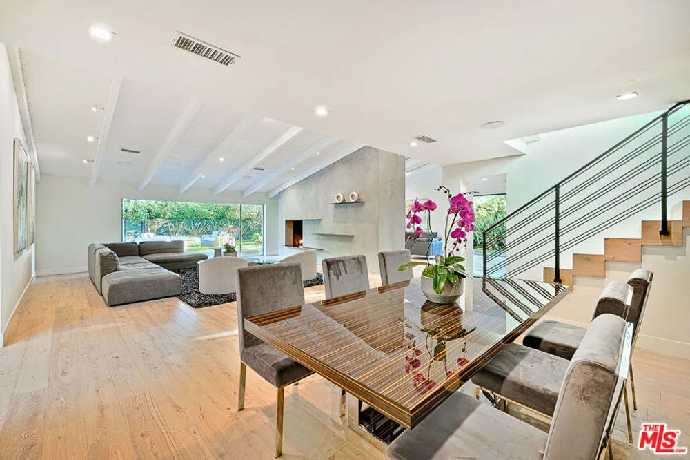 9038 MEREDITH PLACE Beverly Hills, CA 90210