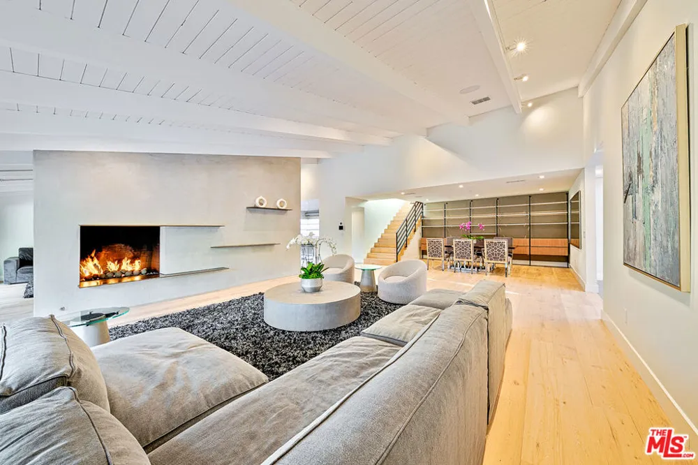 9038 MEREDITH PLACE Beverly Hills, CA 90210