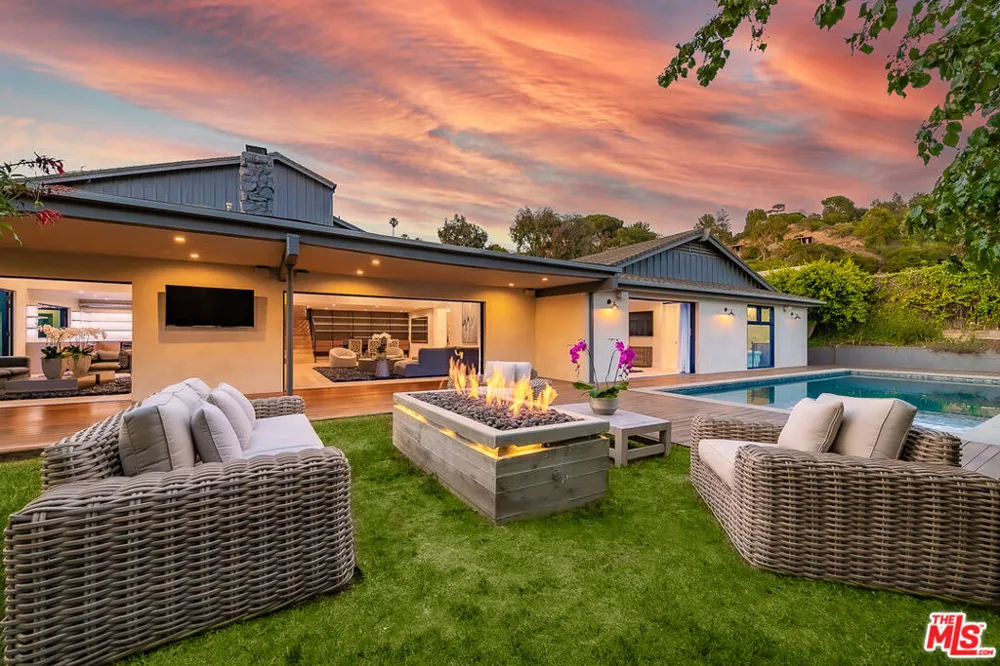 9038 MEREDITH PLACE Beverly Hills, CA 90210