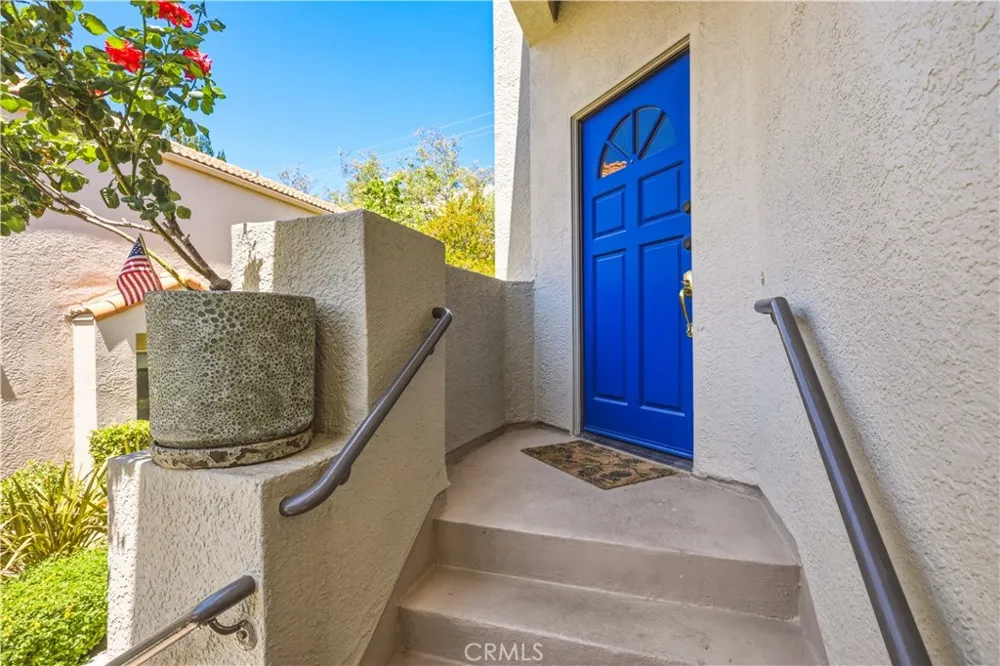 22229 Shadow Valley Chatsworth, CA 91311