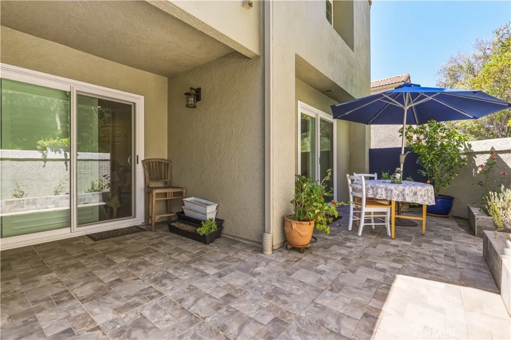 22229 Shadow Valley Chatsworth, CA 91311