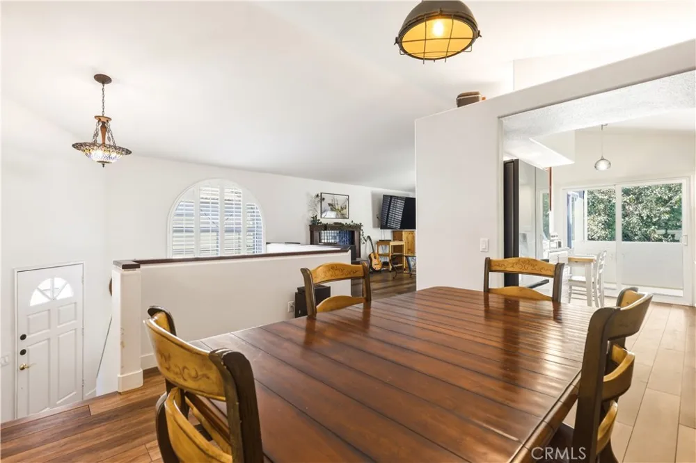 22229 Shadow Valley Chatsworth, CA 91311