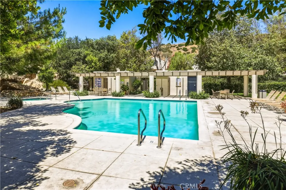22229 Shadow Valley Chatsworth, CA 91311