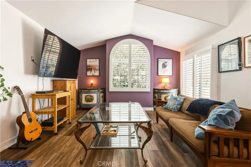 22229 Shadow Valley Chatsworth, CA 91311