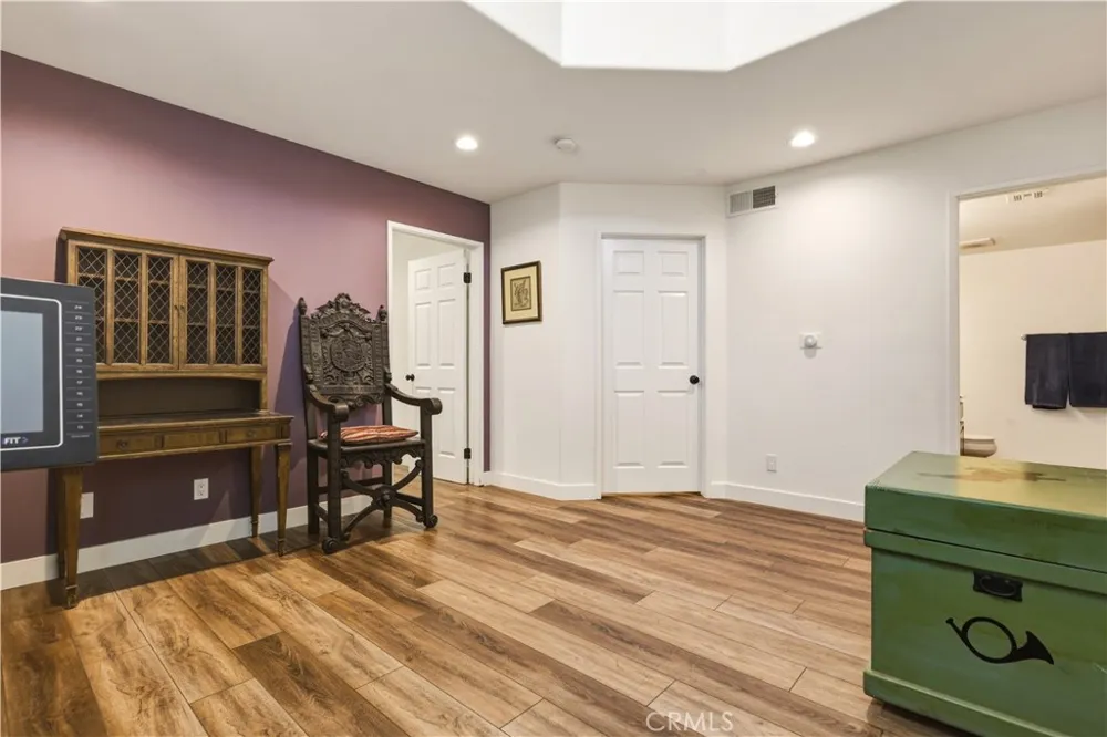 22229 Shadow Valley Chatsworth, CA 91311