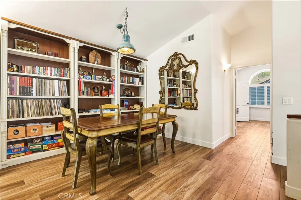 22229 Shadow Valley Chatsworth, CA 91311