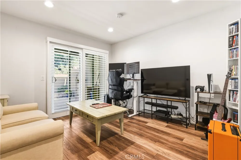 22229 Shadow Valley Chatsworth, CA 91311