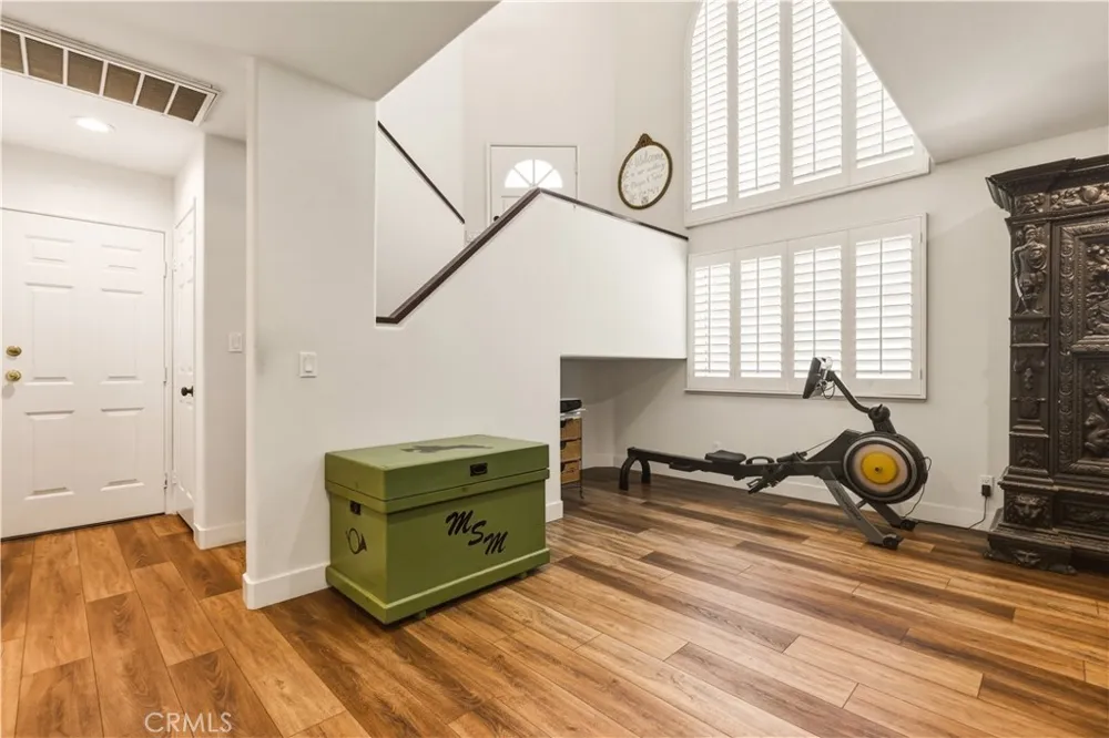 22229 Shadow Valley Chatsworth, CA 91311