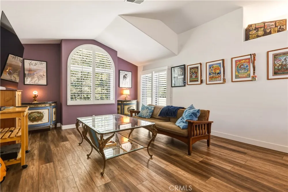 22229 Shadow Valley Chatsworth, CA 91311